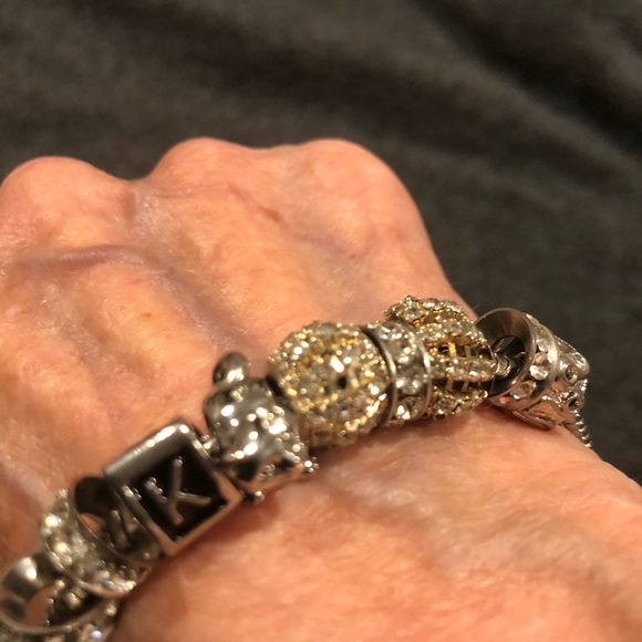 LADIES SLIDE CHARM BRACELET. LOTS OF CHARMS - Picture 5 of 8